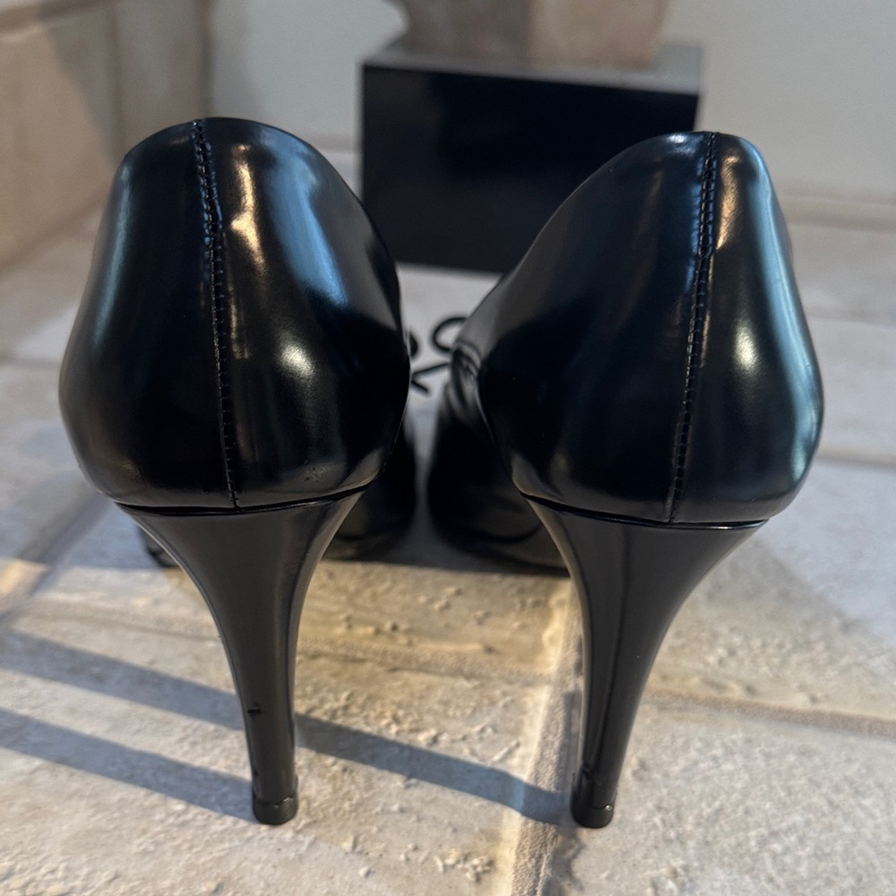 Prada Black Patent Leather Heels with Bow Size 38 - Picture 5 of 11